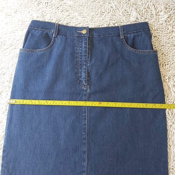 Haggar denim skirt- size 12 - Picture 3 of 7